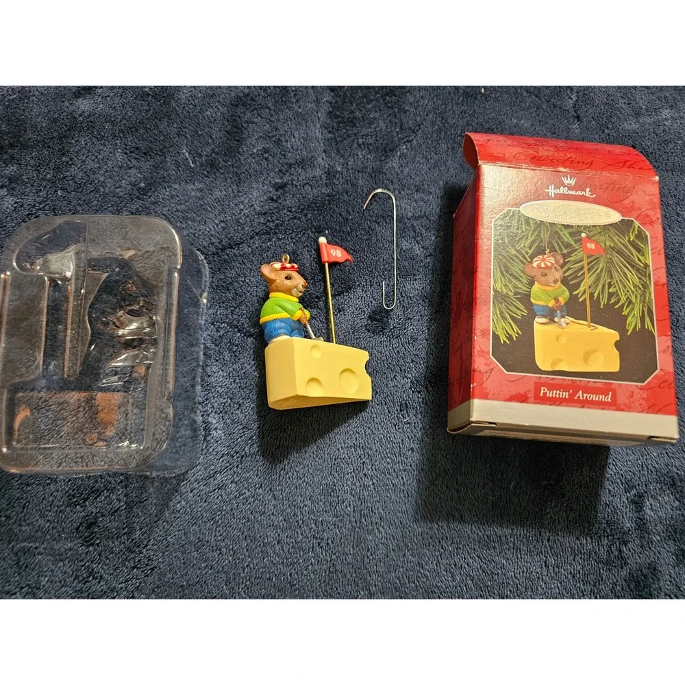 Hallmark Keepsake Ornament 1998 Puttin Around Mouse Golfing on Cheese Vintage